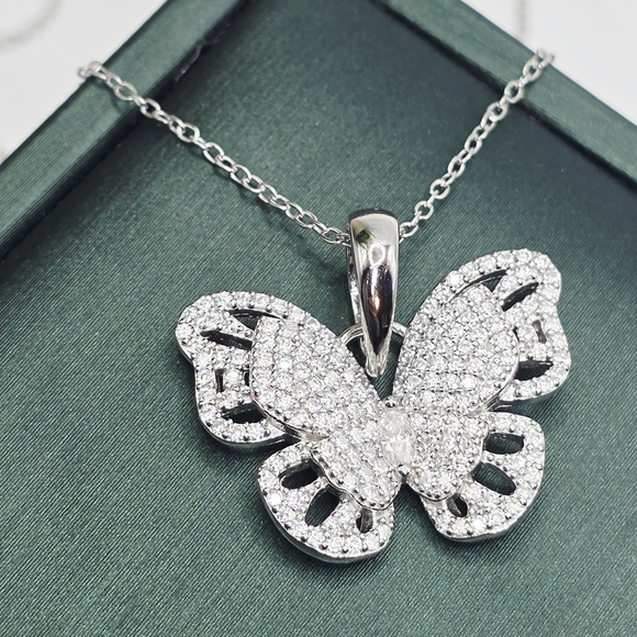 ✨ Moissanite Butterfly Necklace – 925 Sterling Silver (Italian Made) ✨ - Picture 2 of 10